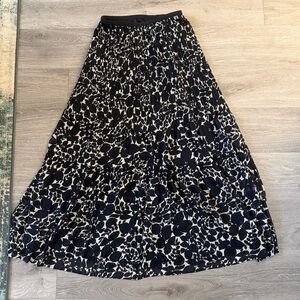 Uniqlo Chiffon Tiered Skirt